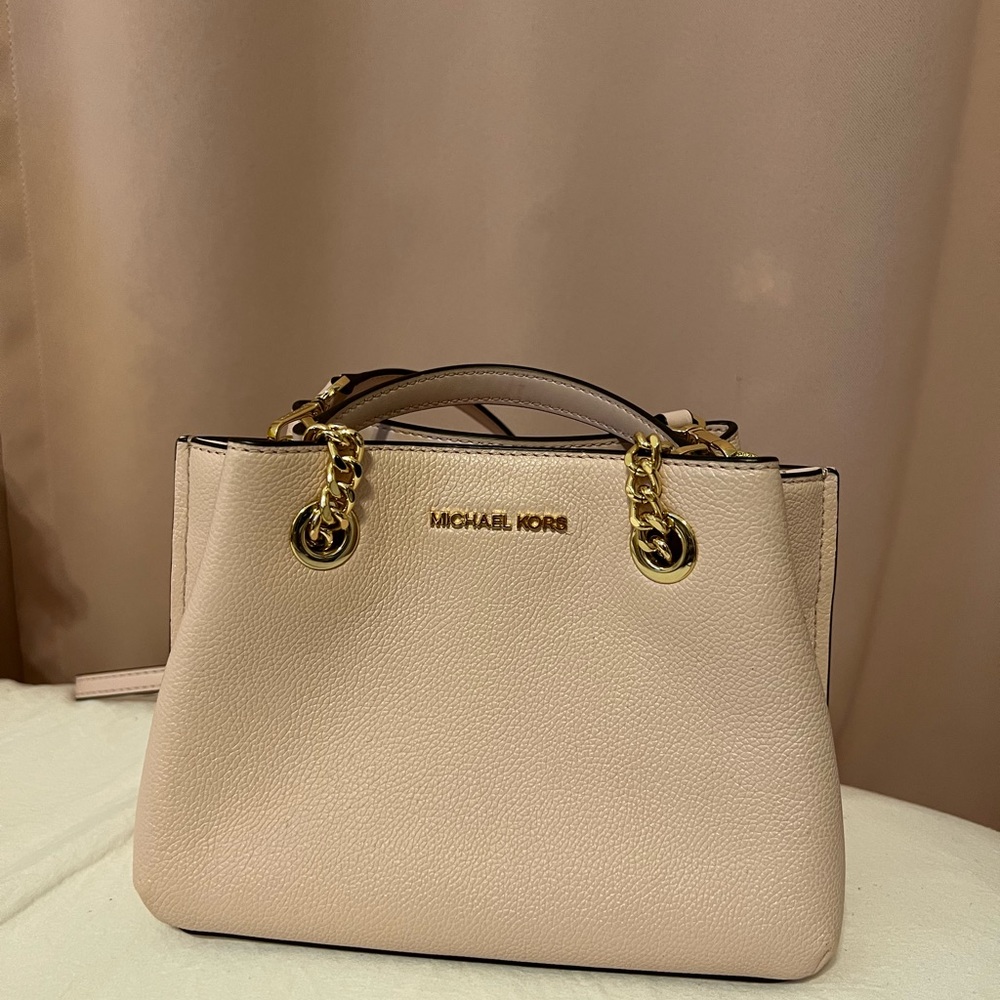 Light pink micheal kors purse